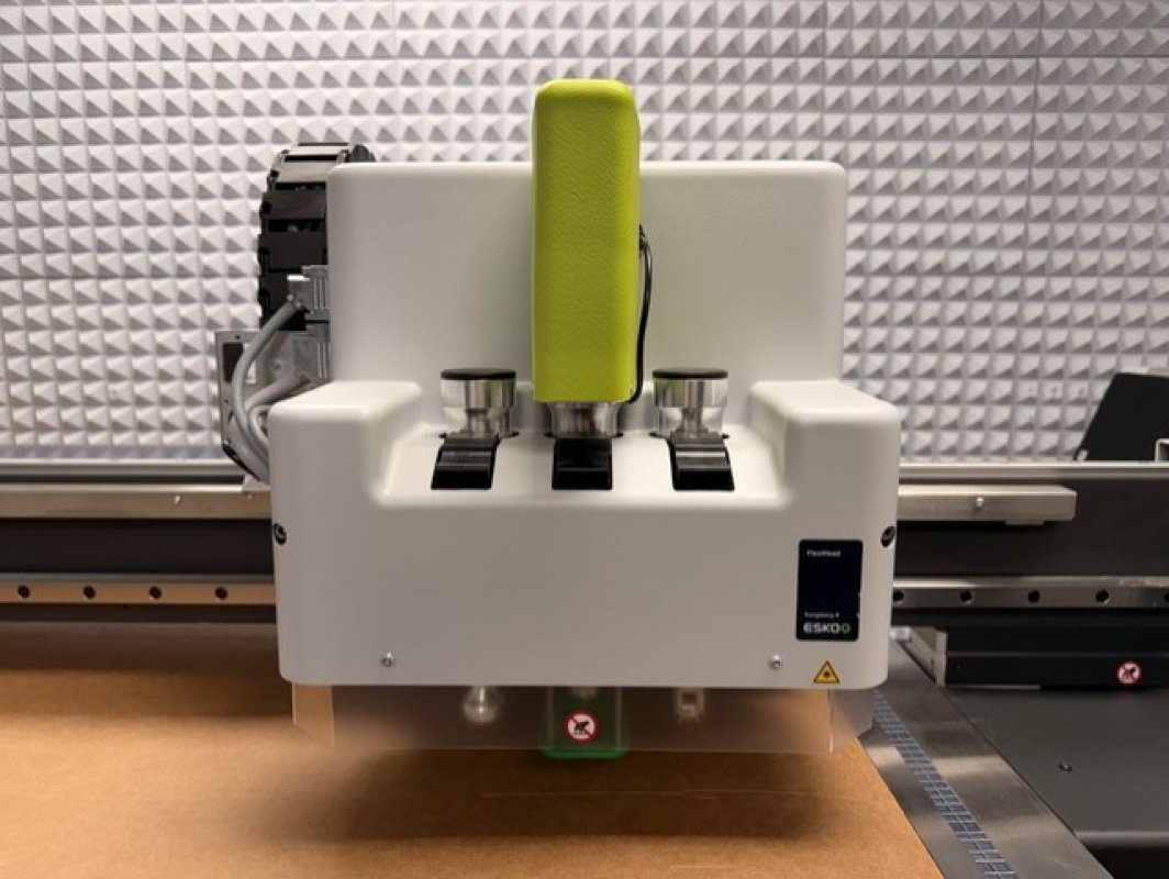 2018 Kongsberg X20 - Sample Maker Table