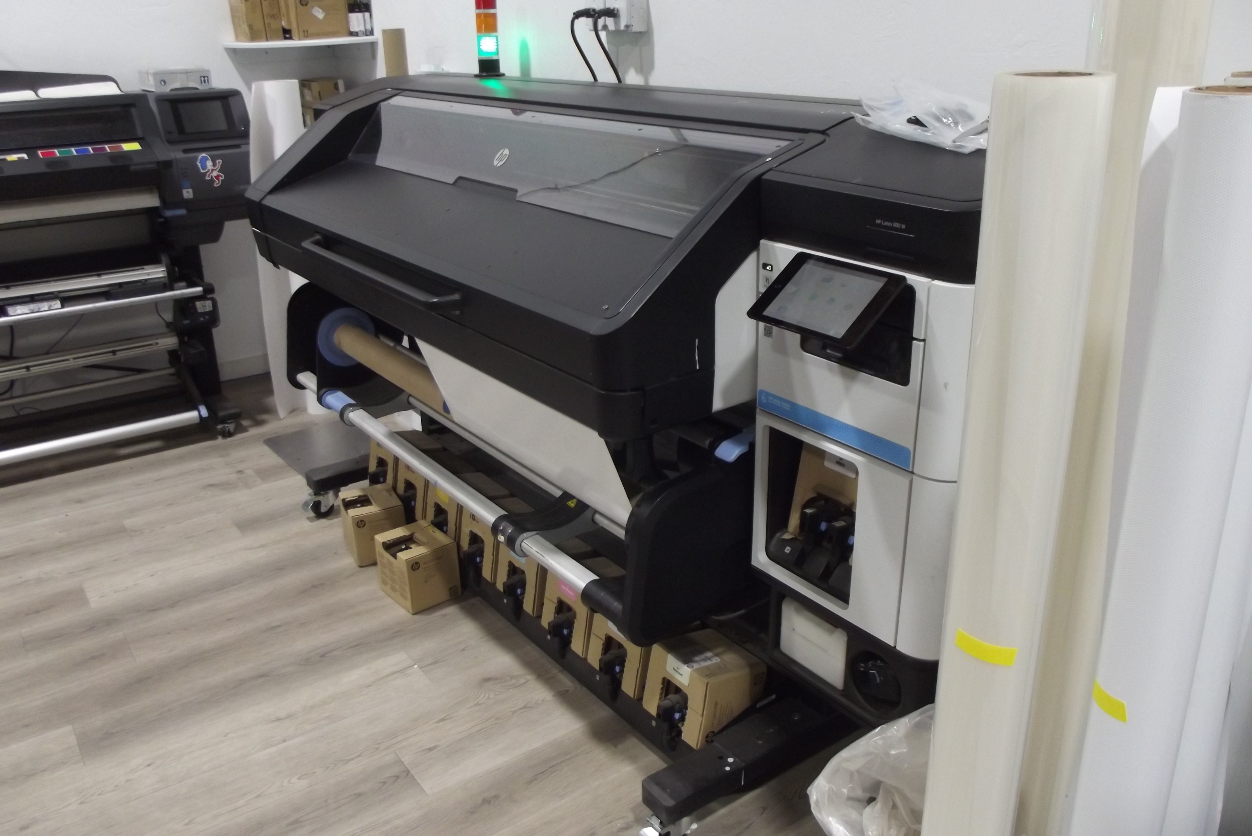 2021 Hewlett-Packard 800 W