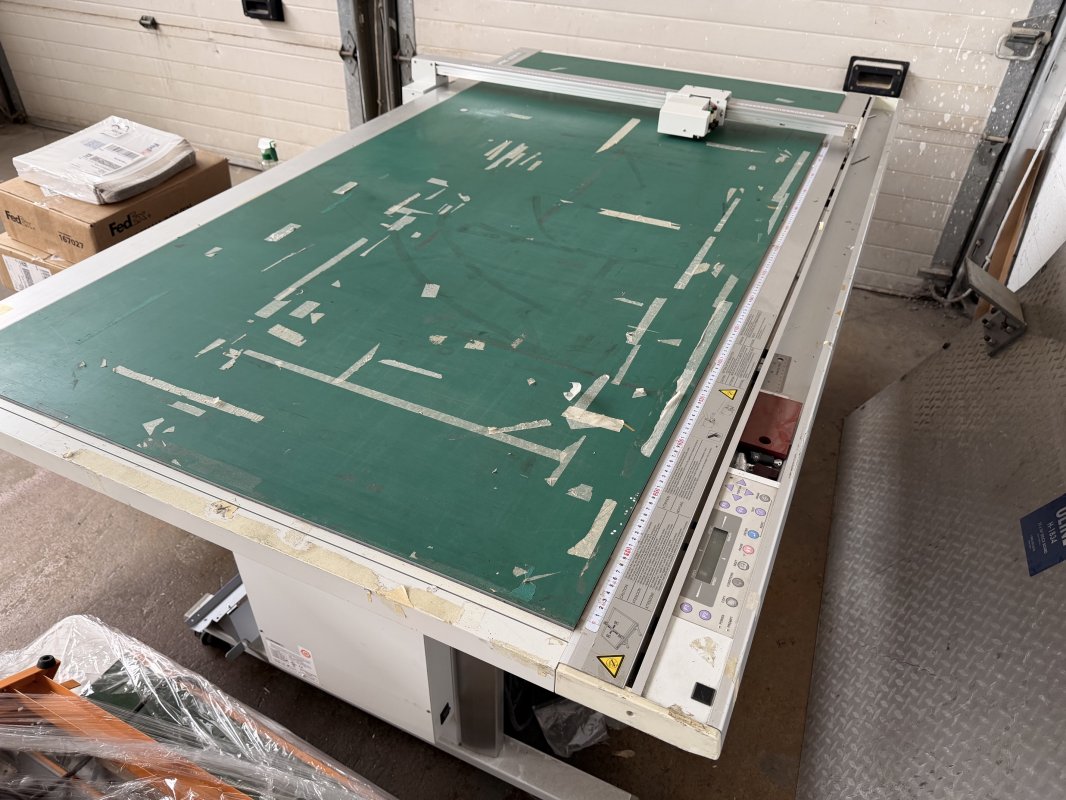 2011 Graphtec FC2250-180