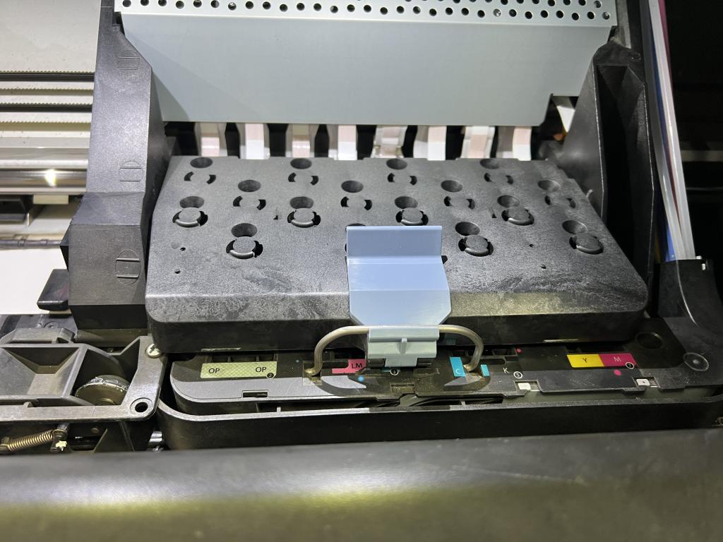 2016 Hewlett-Packard Latex 570