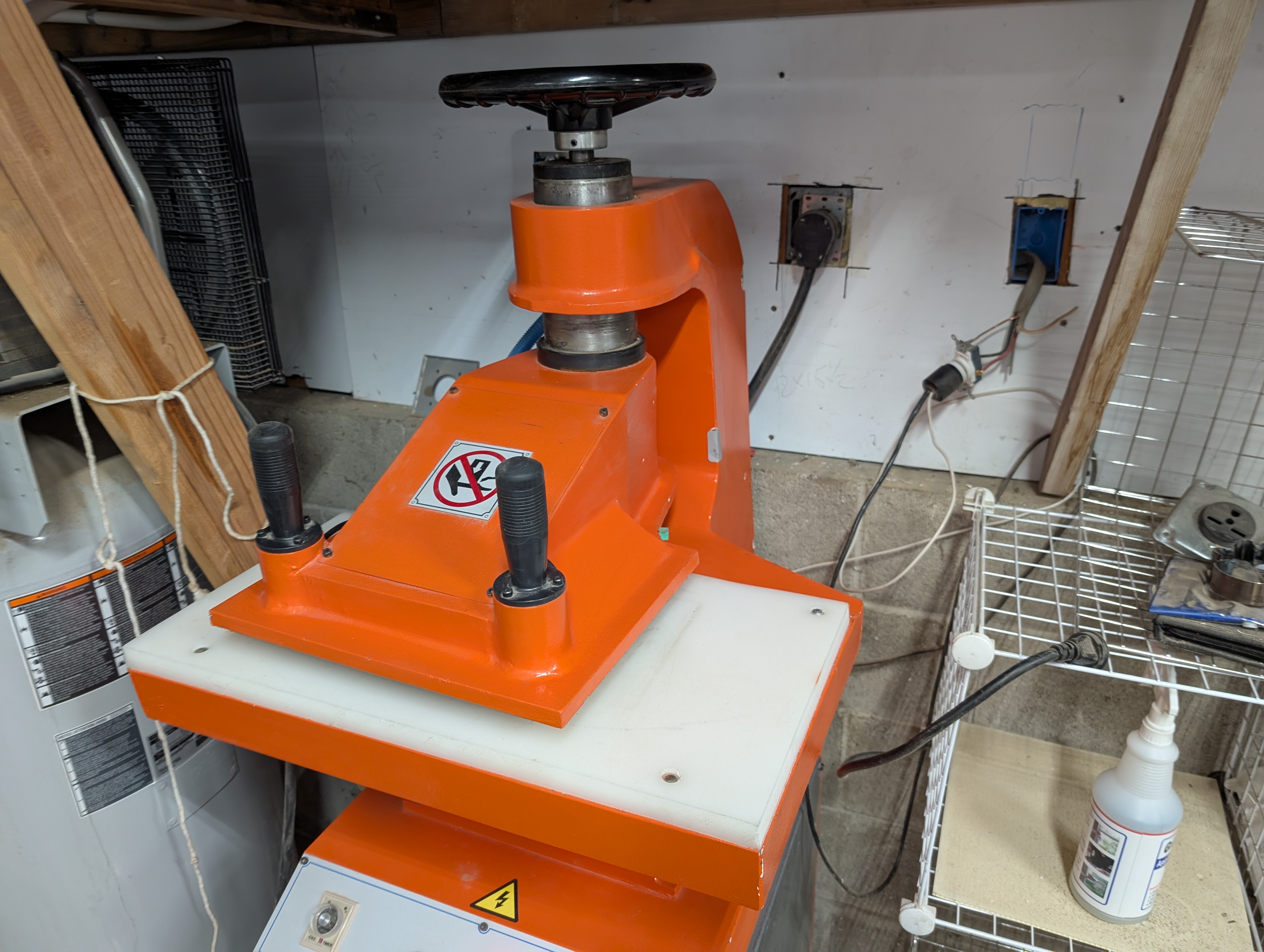 2015 ClickerPress 10 ton dye cutter