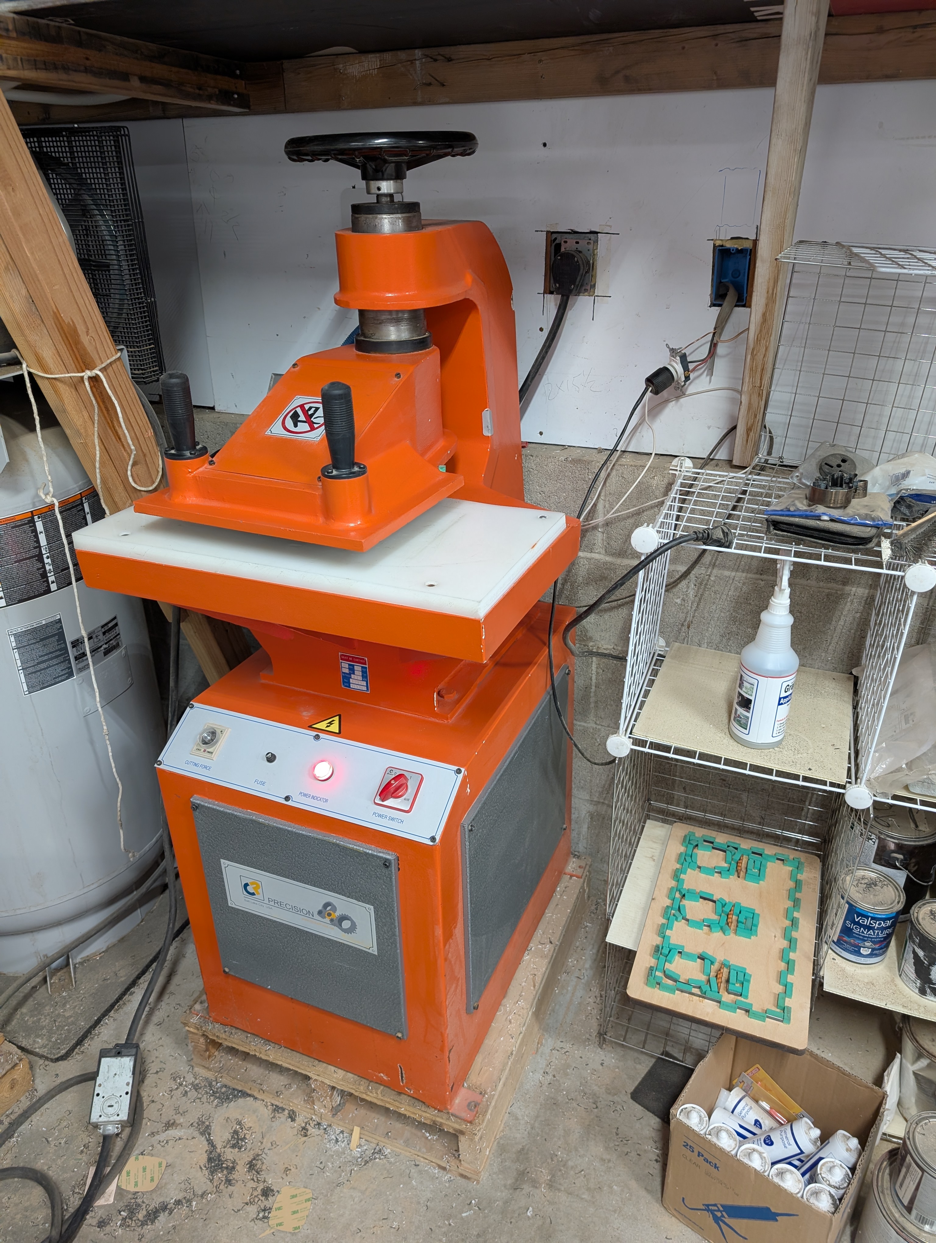 2015 ClickerPress 10 ton dye cutter