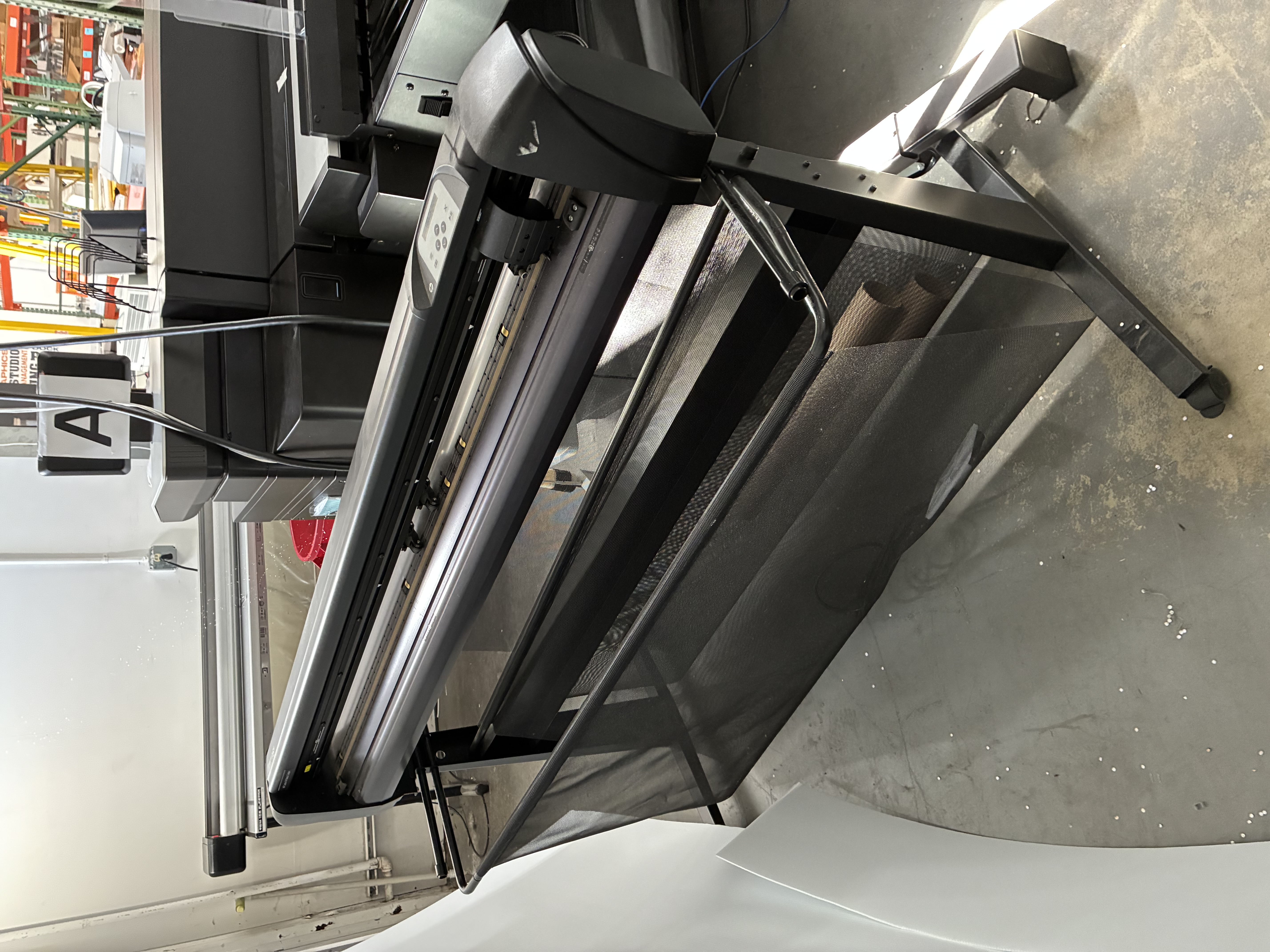 2018 Hewlett-Packard Latex 115 cutter