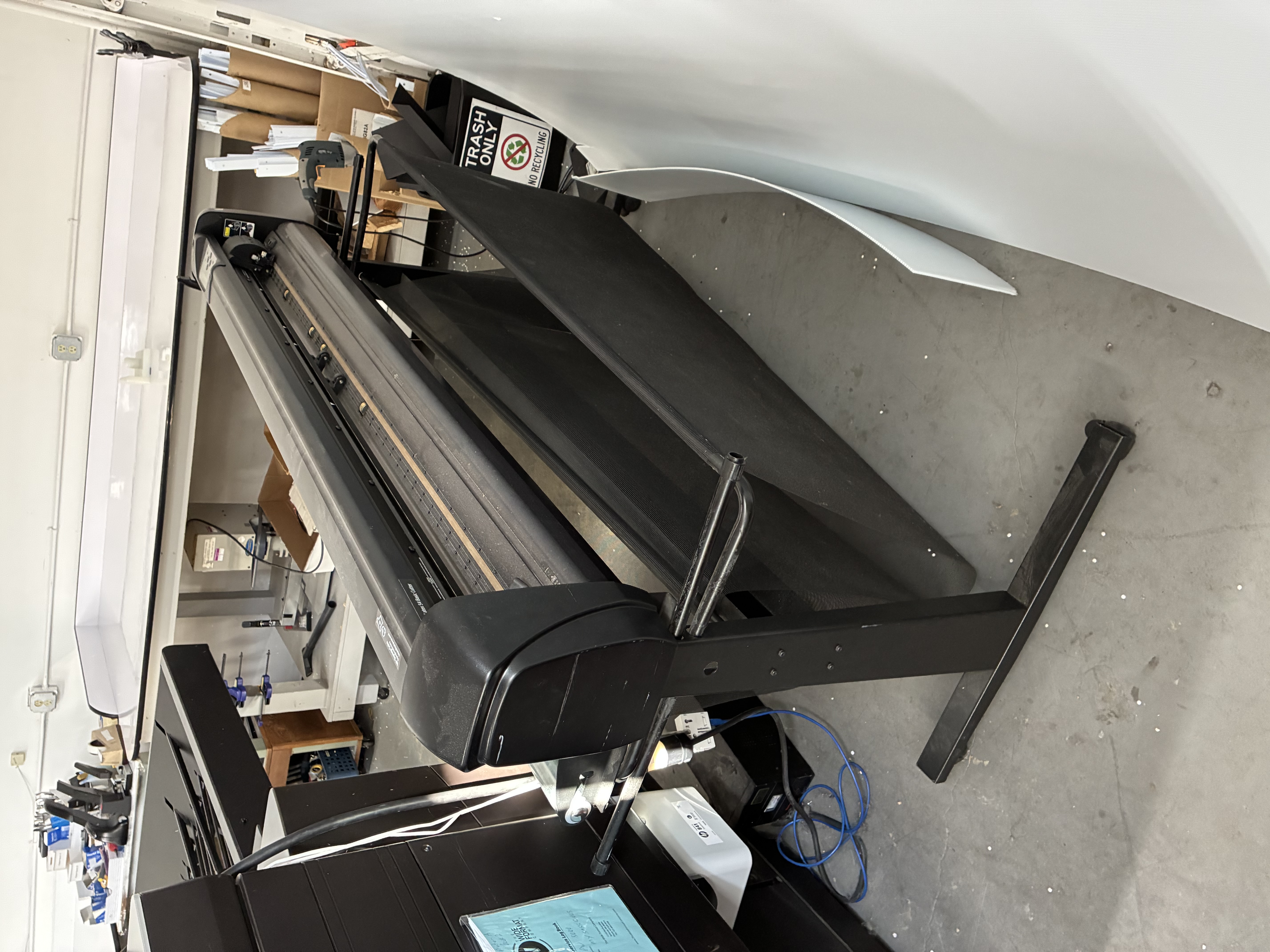 2018 Hewlett-Packard Latex 115 cutter