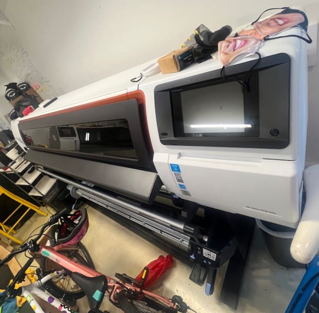 2019 Hewlett-Packard Stitch S300