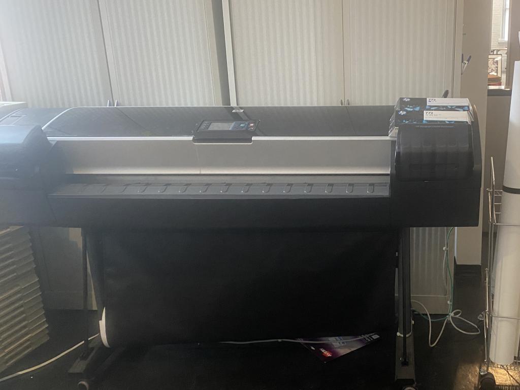 Unknown Hewlett-Packard DesignJet Z5200