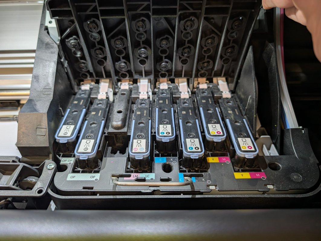 2020 Hewlett-Packard Latex 570